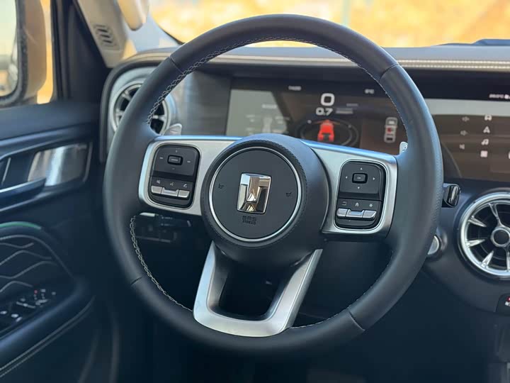 Фото 8 - Tank 300