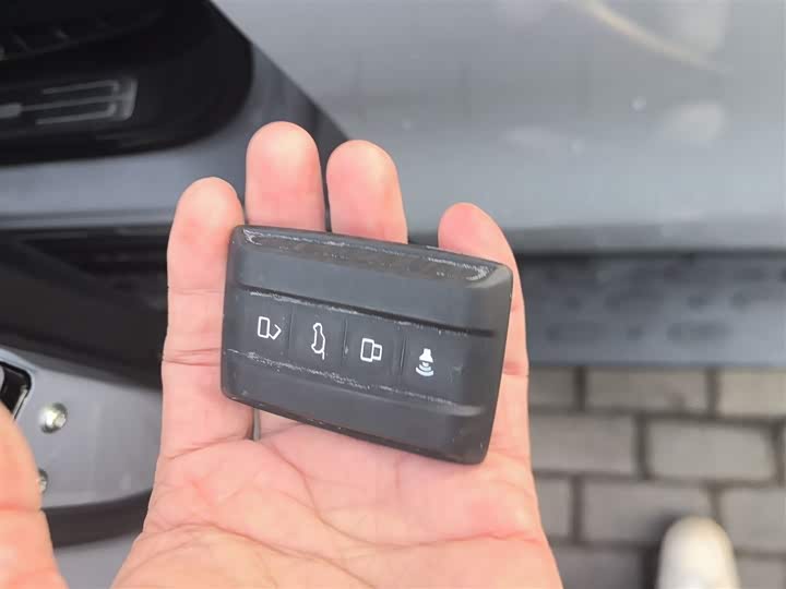 Фото 9 - Tank 300