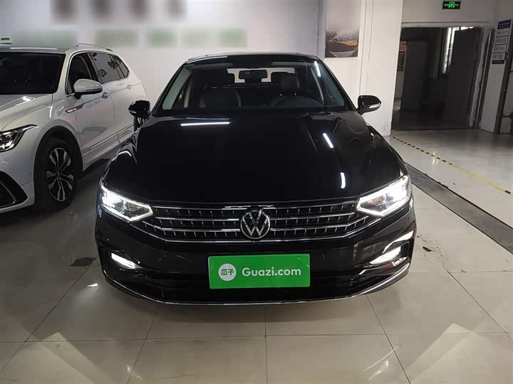 Фото 3 - Volkswagen Magotan