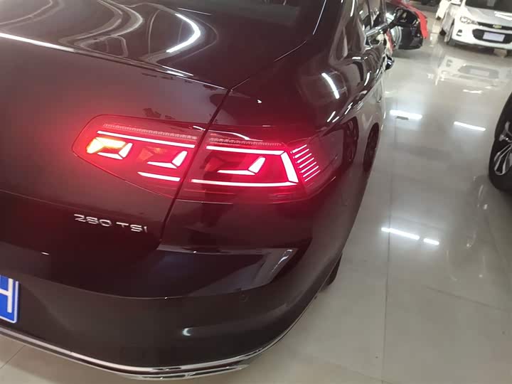 Фото 8 - Volkswagen Magotan