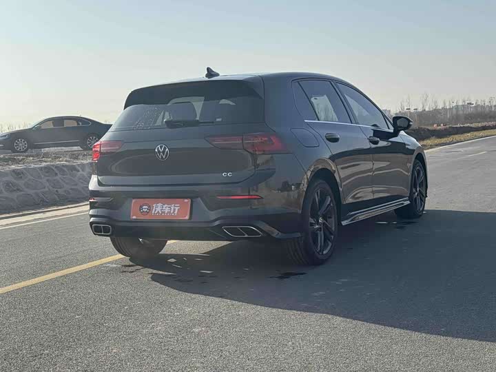 Фото 4 - Volkswagen Golf