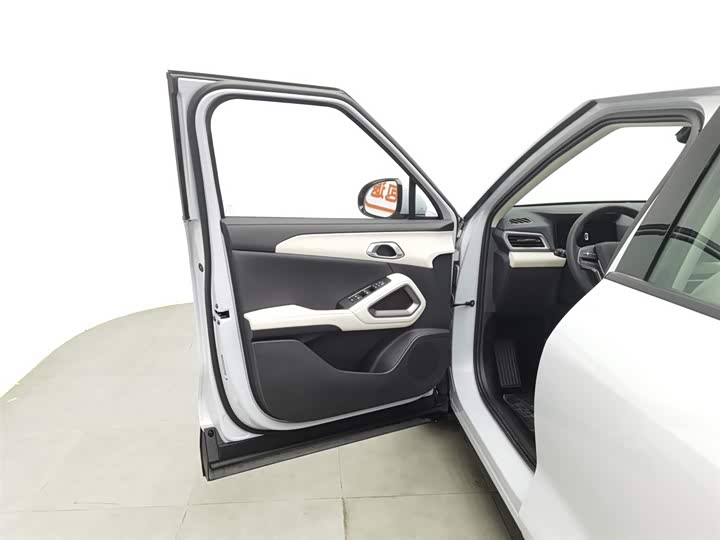 Фото 8 - BYD Yuan Up