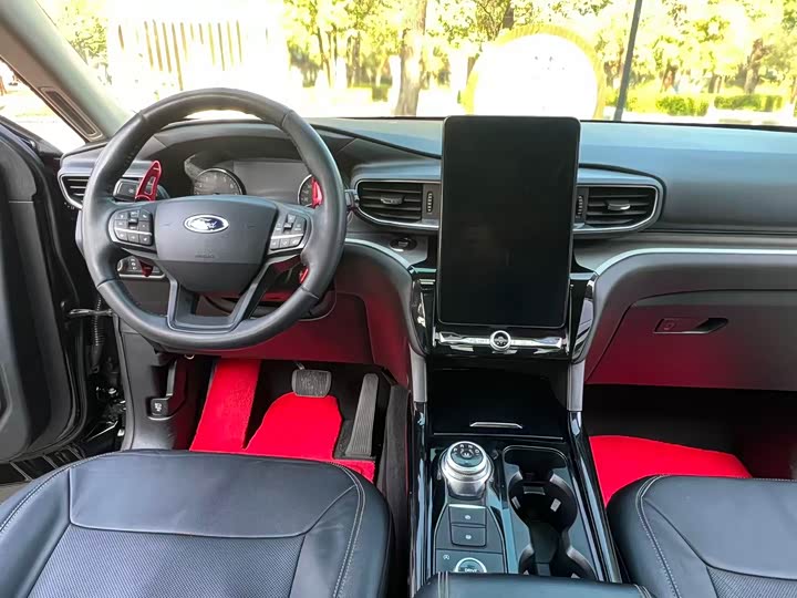 Фото 9 - Ford Explorer