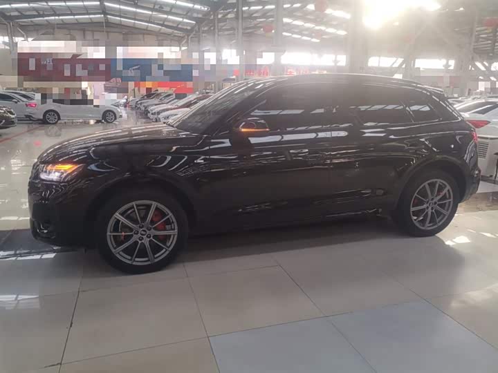 Фото 5 - Audi Q5L