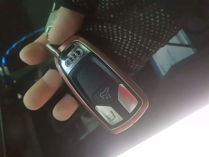 Фото 9 - Audi Q5L