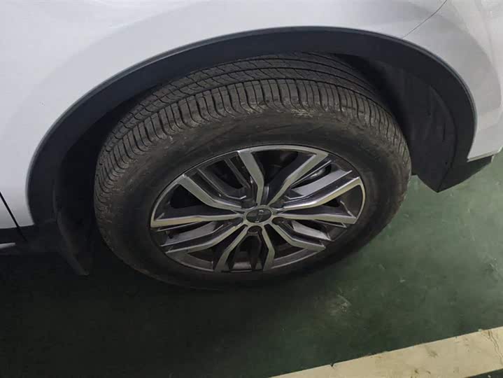 Фото 6 - Geely Atlas