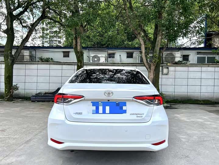 Фото 4 - Toyota Corolla