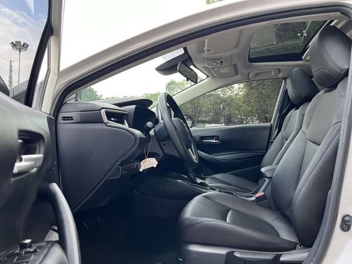 Фото 5 - Toyota Corolla