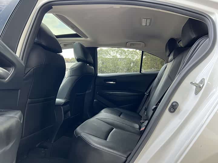 Фото 6 - Toyota Corolla