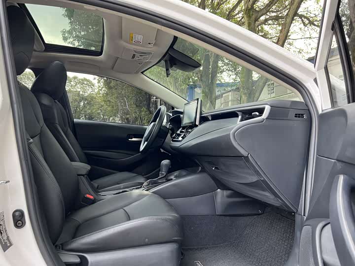 Фото 7 - Toyota Corolla