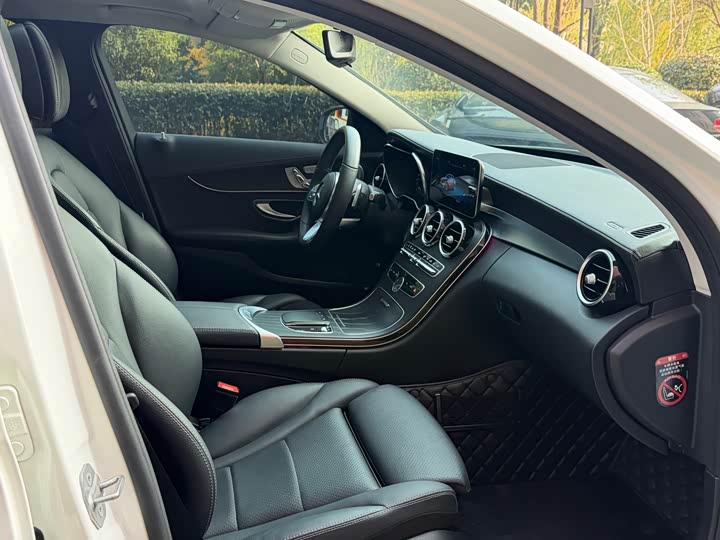 Фото 8 - Mercedes-Benz C-Class