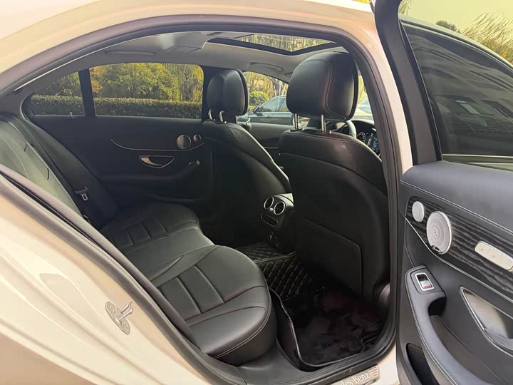 Фото 9 - Mercedes-Benz C-Class