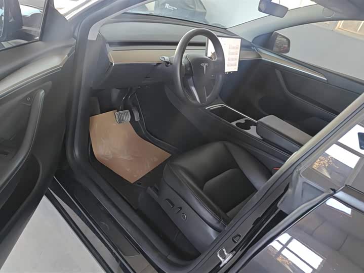 Фото 9 - Tesla Model Y