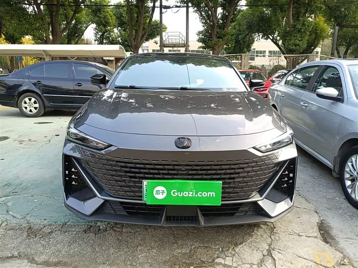 Фото 3 - Changan UNI-V Hybrid