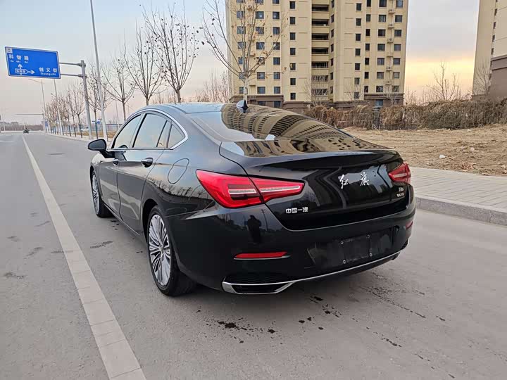 Фото 6 - Hongqi H5