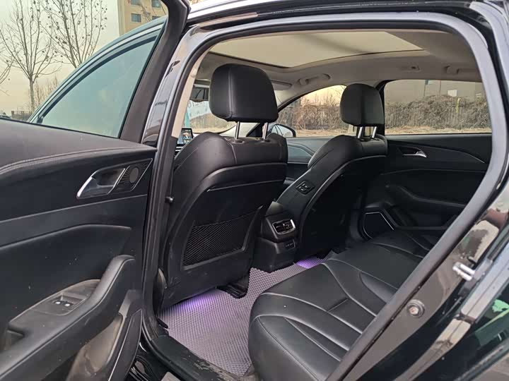 Фото 7 - Hongqi H5