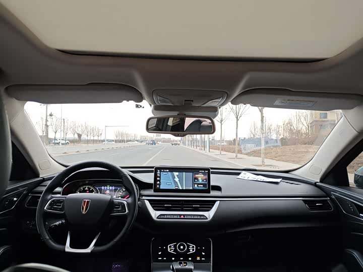 Фото 8 - Hongqi H5