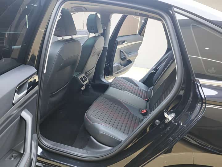 Фото 8 - Volkswagen Lavida