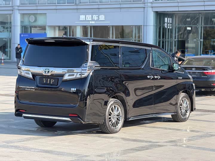 Фото 8 - Toyota Vellfire