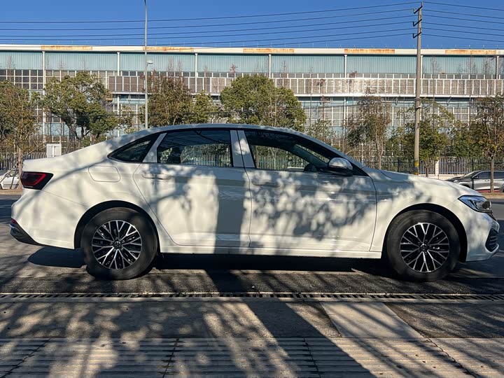 Фото 4 - Volkswagen Sagitar L