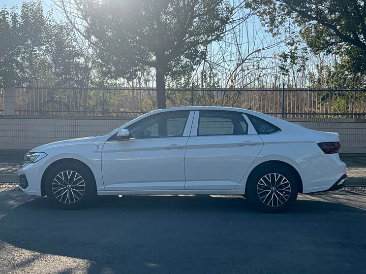 Фото 8 - Volkswagen Sagitar L