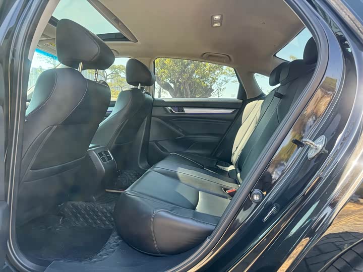 Фото 5 - Honda Accord