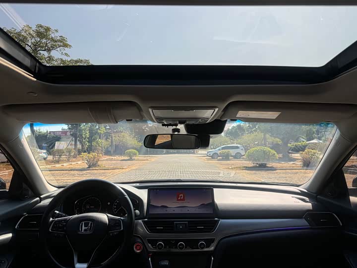 Фото 6 - Honda Accord