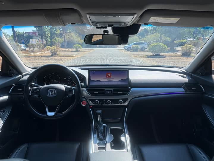 Фото 7 - Honda Accord