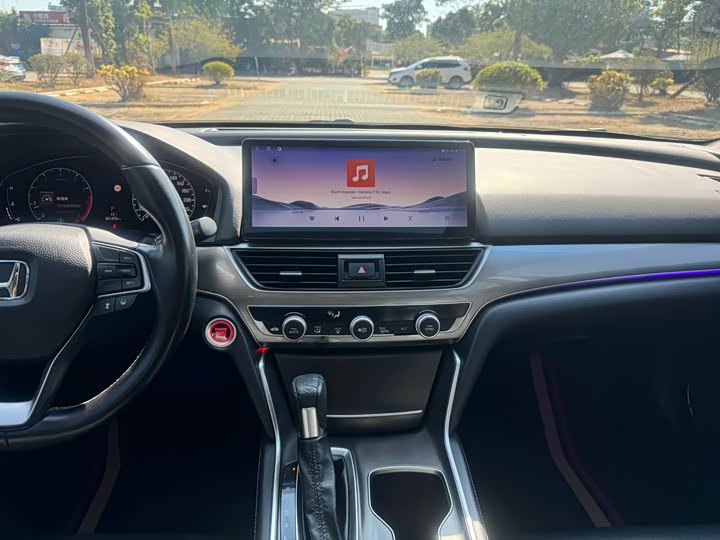 Фото 9 - Honda Accord