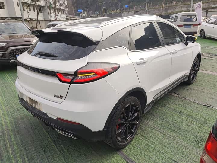 Фото 7 - Geely Emgrand GS