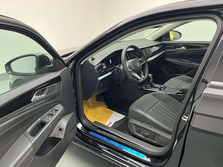 Фото 8 - Volkswagen Passat