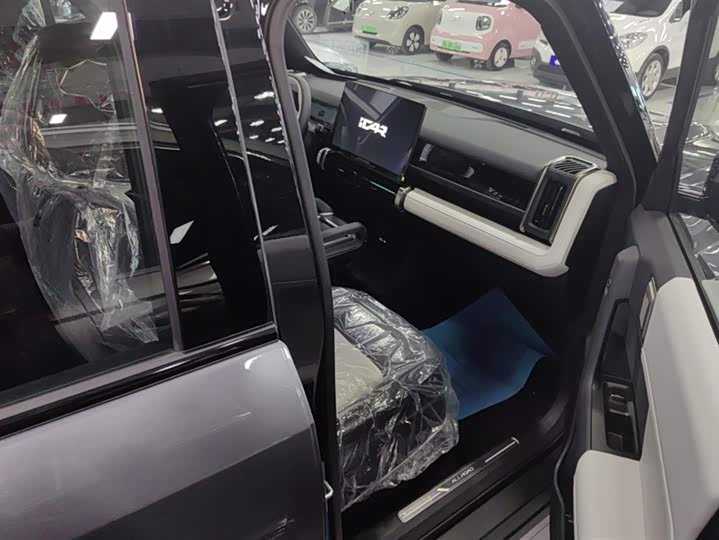 Фото 8 - Chery iCar 03T