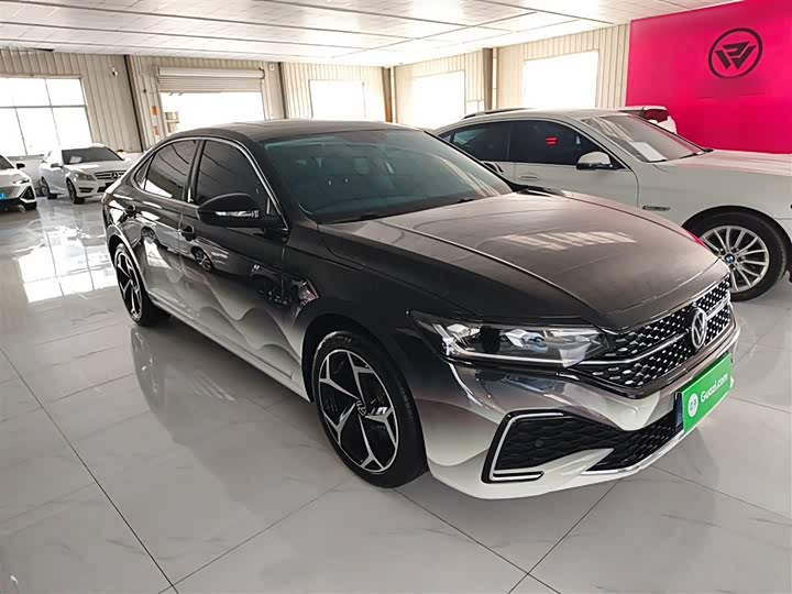 Фото 4 - Volkswagen Passat