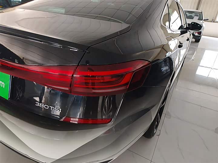 Фото 8 - Volkswagen Passat