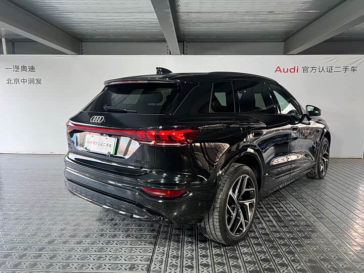 Фото 5 - Audi Q6L e-tron