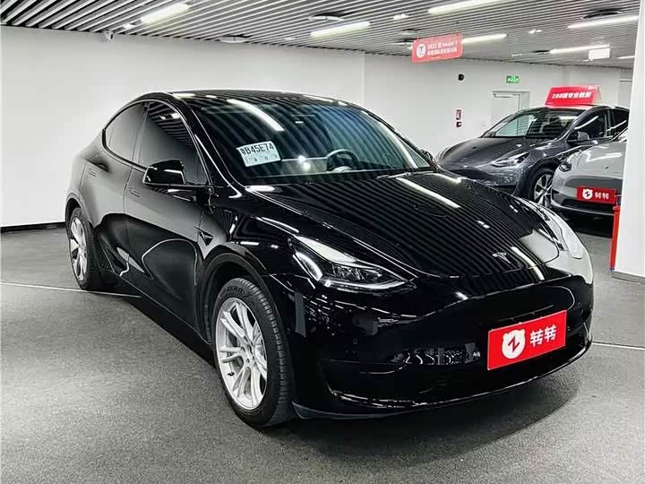 Фото 3 - Tesla Model Y