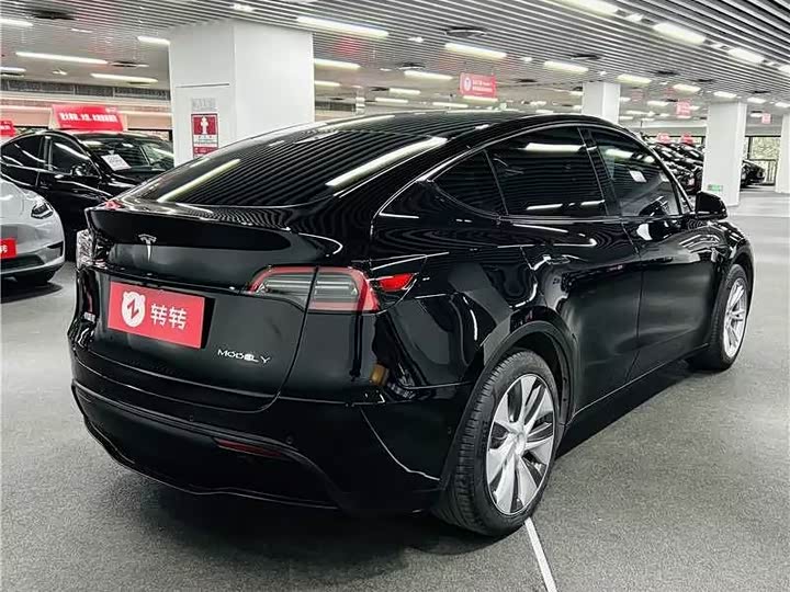 Фото 4 - Tesla Model Y