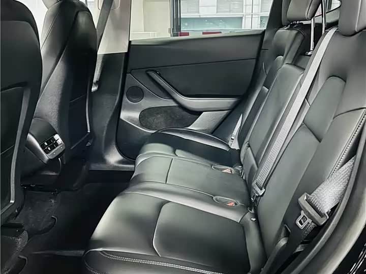 Фото 8 - Tesla Model Y