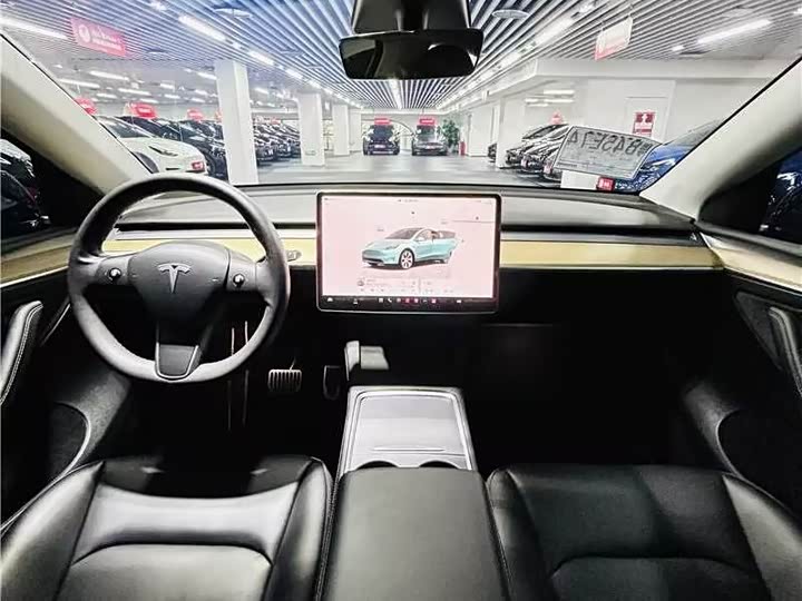 Фото 9 - Tesla Model Y