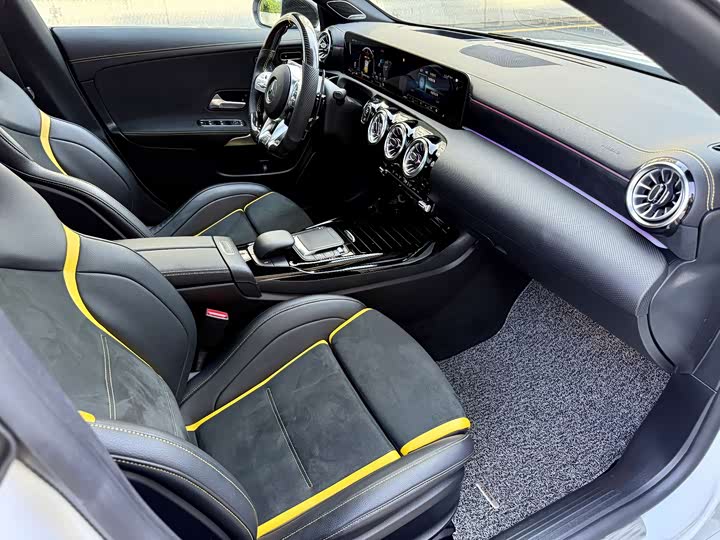 Фото 8 - Mercedes-Benz CLA-Class AMG