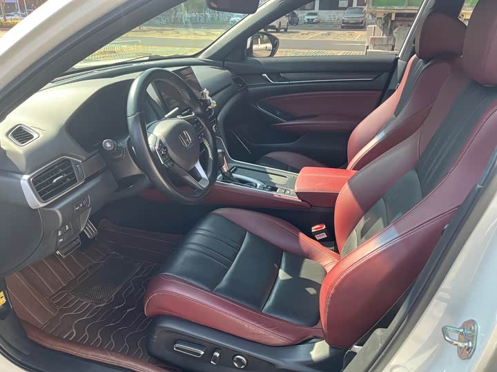 Фото 4 - Honda Inspire