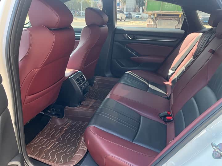 Фото 5 - Honda Inspire