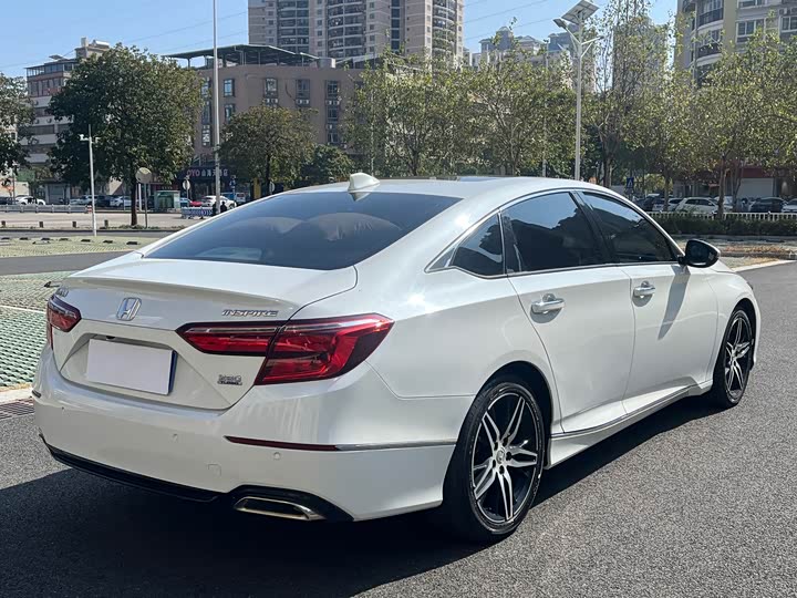 Фото 7 - Honda Inspire