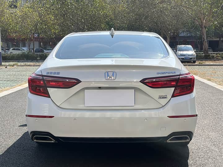 Фото 8 - Honda Inspire