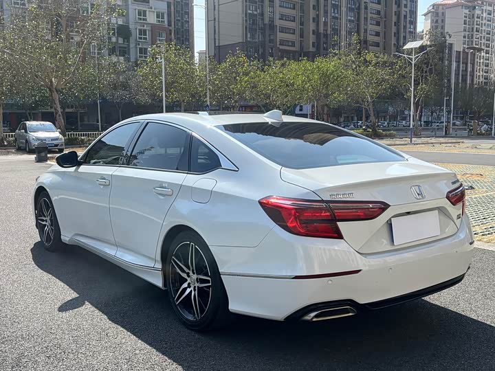 Фото 9 - Honda Inspire