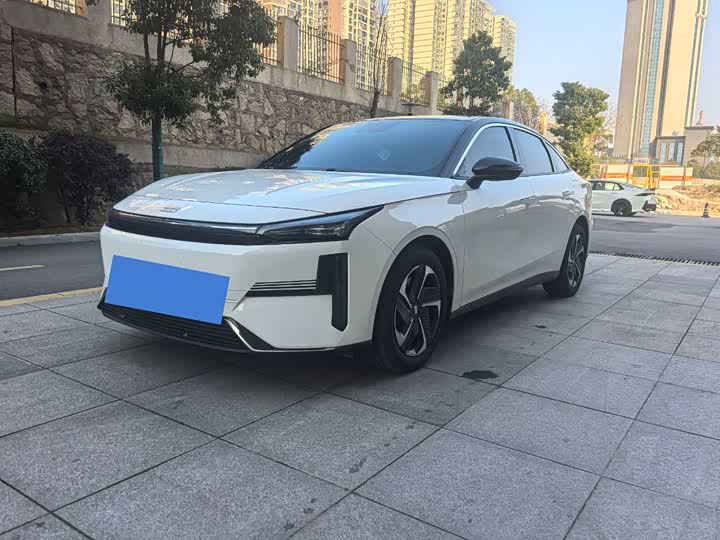 Фото 1 - Geely Galaxy L6