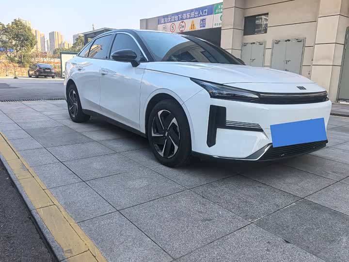 Фото 7 - Geely Galaxy L6