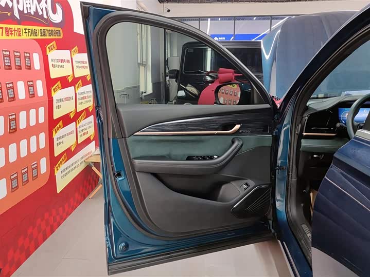 Фото 7 - Geely Monjaro