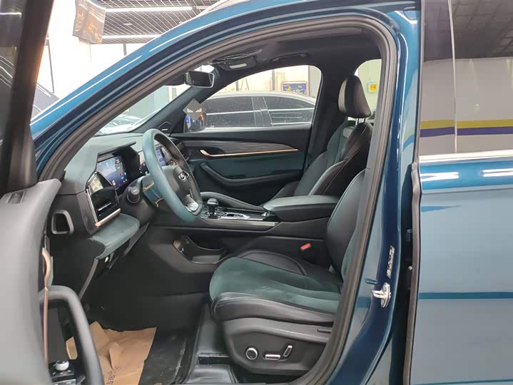 Фото 9 - Geely Monjaro