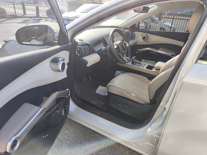 Фото 8 - BYD Yuan Plus